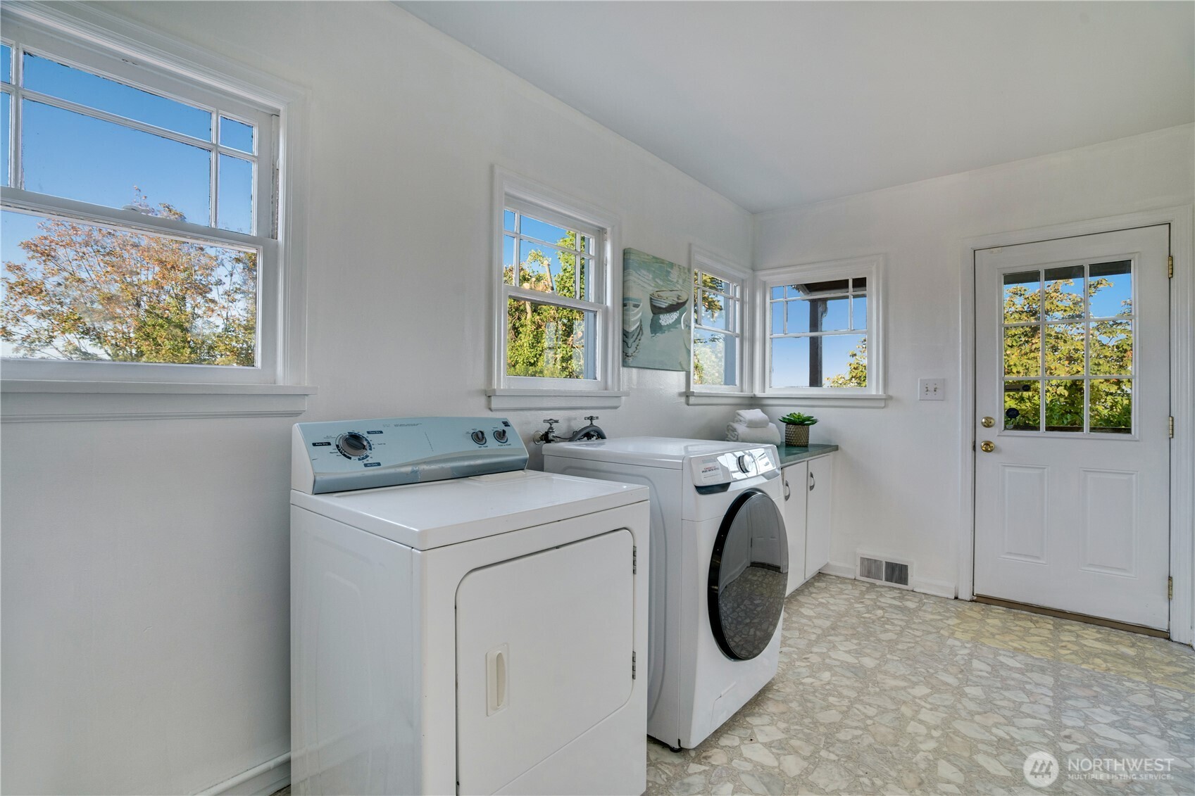 2819 E K Street Property Photo 15