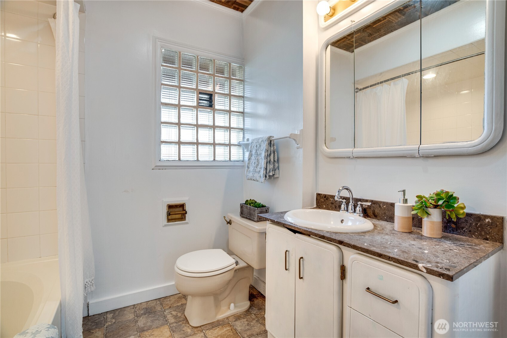 2819 E K Street Property Photo 16