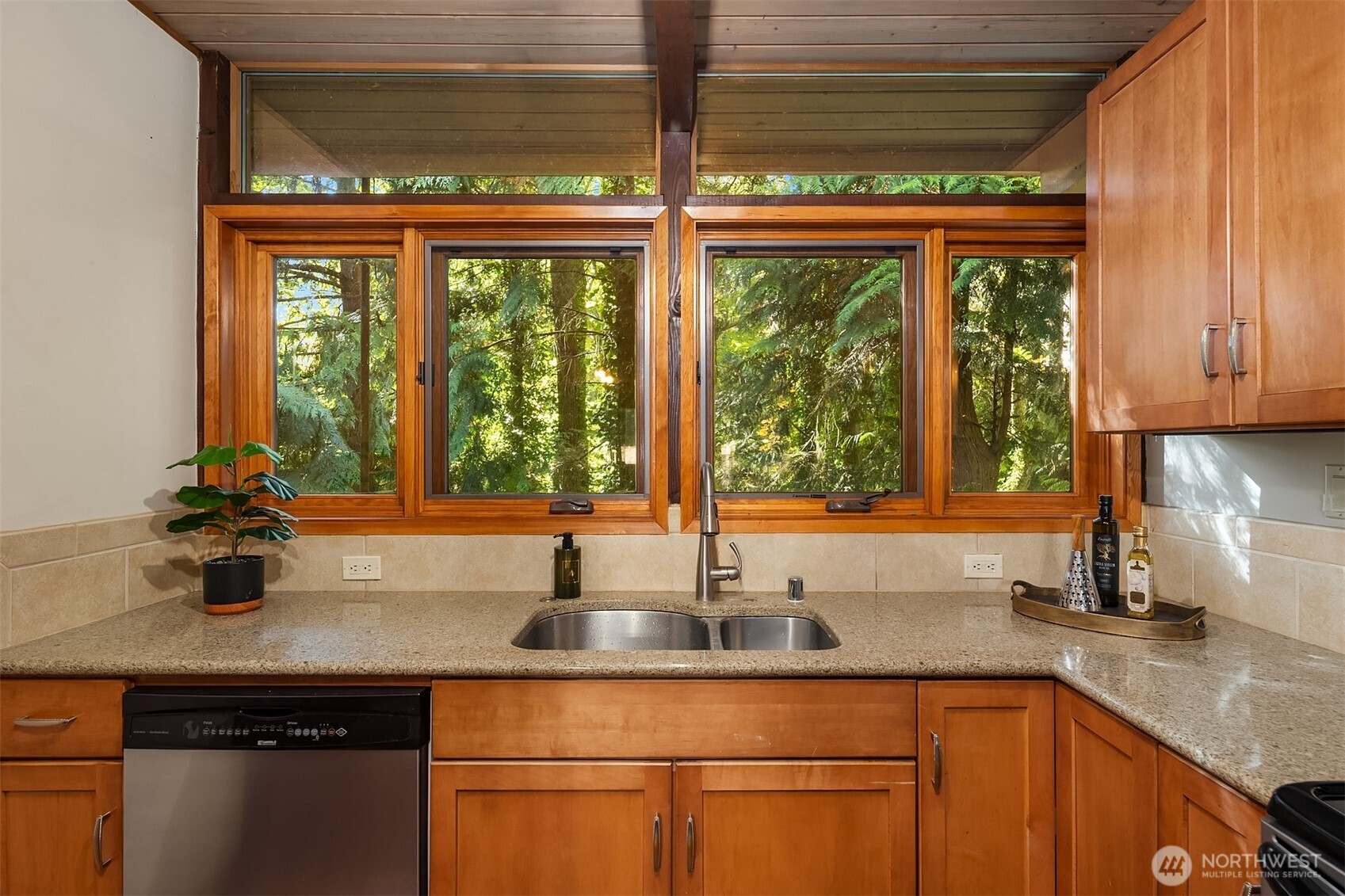 18415 51st Place Property Photo 8
