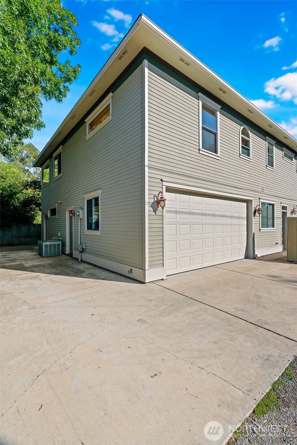 605 E 4th Avenue Property Photo 34