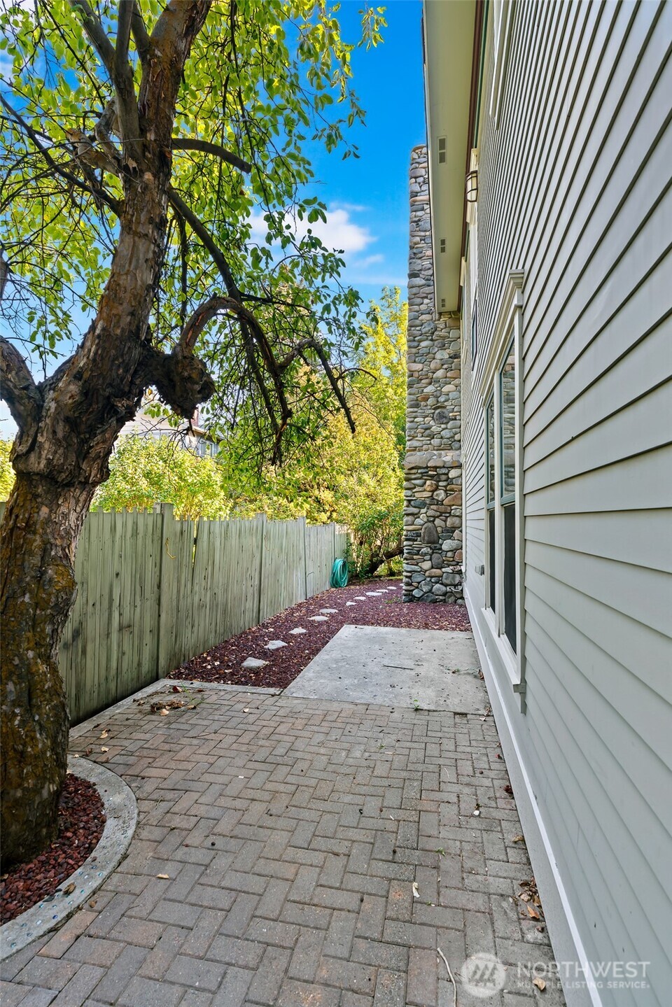 605 E 4th Avenue Property Photo 35