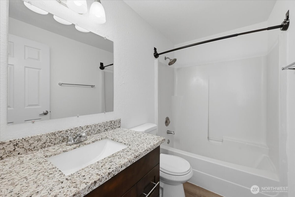 406 E Pioneer Street C Property Photo 16