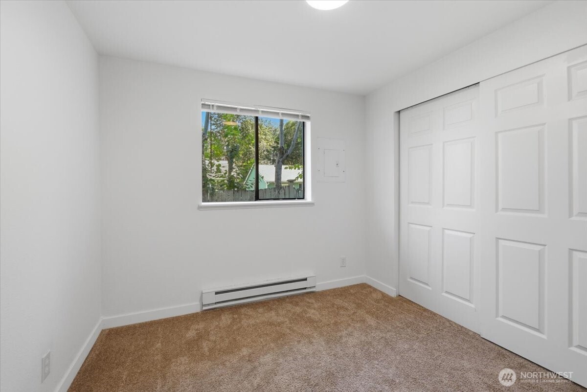 406 E Pioneer Street C Property Photo 17