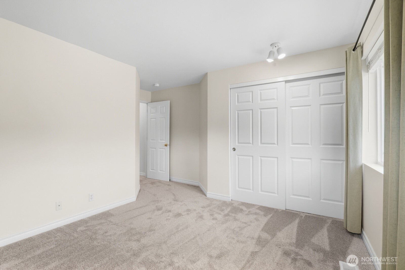 240 Se 10th Circle Property Photo 23