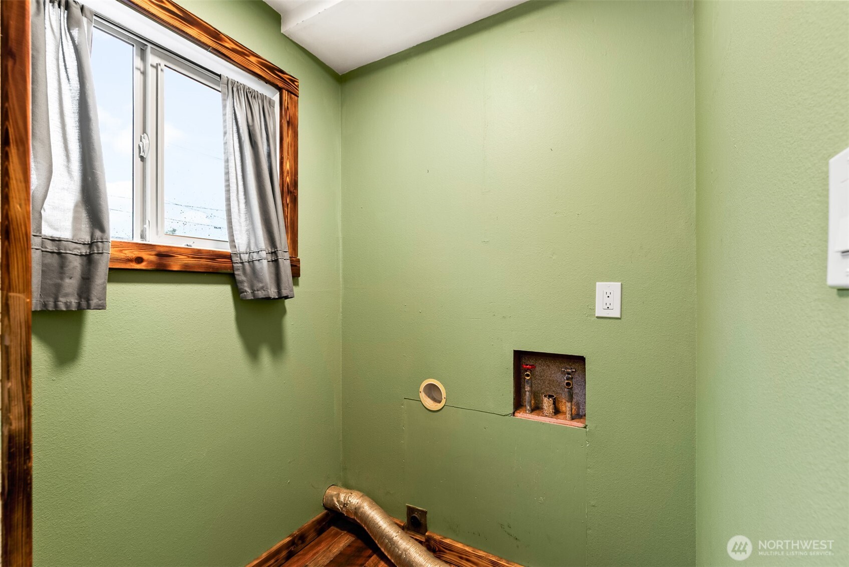334 Roake Avenue Property Photo 22
