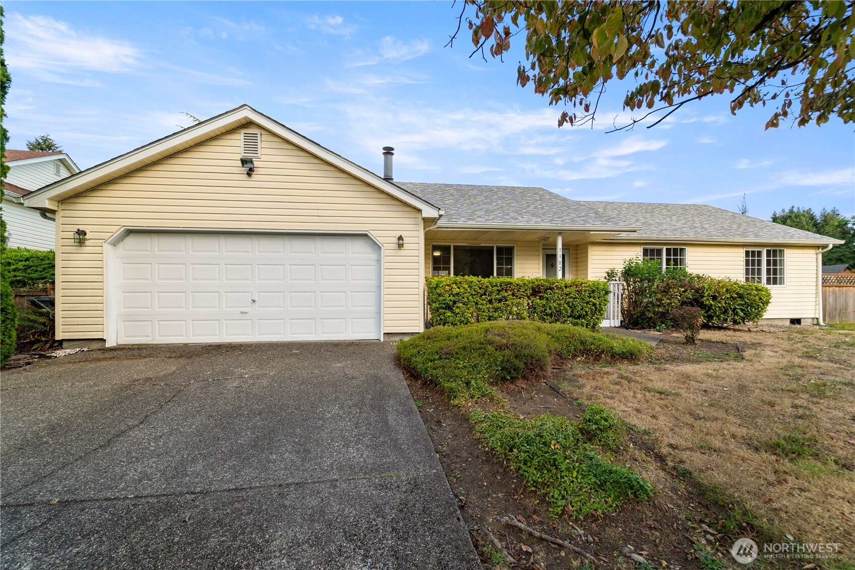 1102 Scarlet Oaks Drive Se Property Photo 1