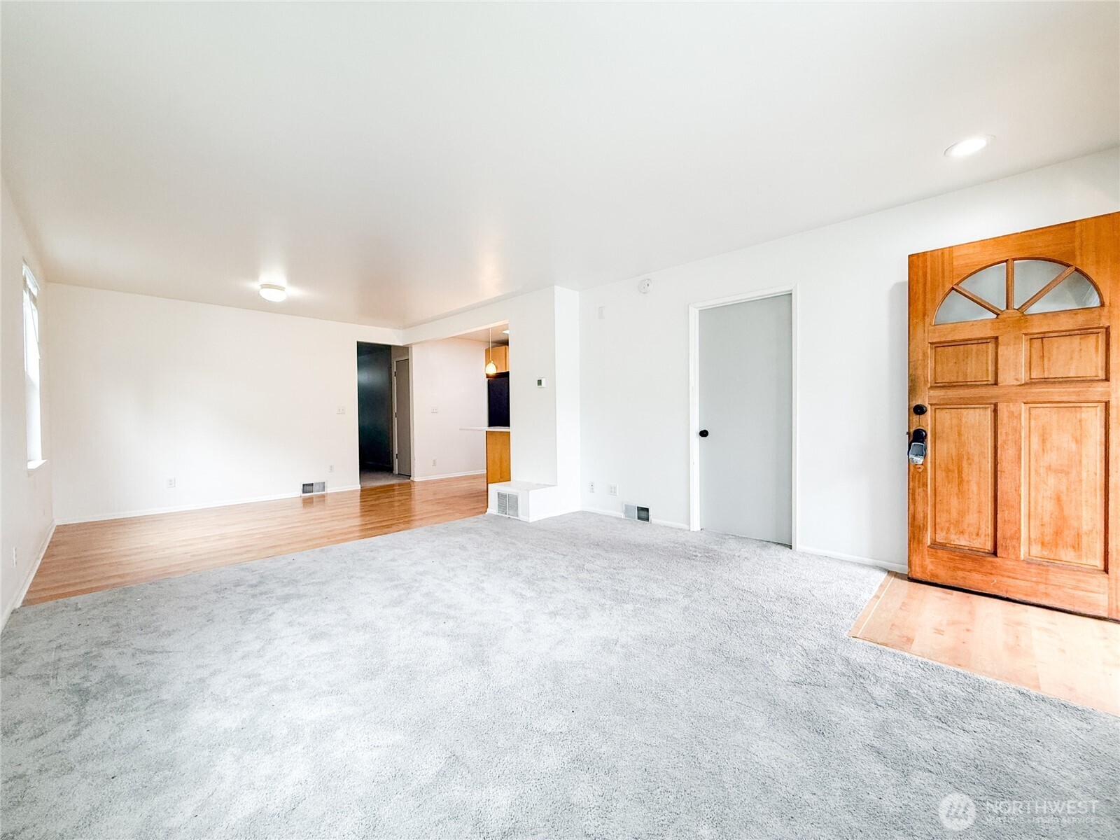 5521 Brooklyn Avenue Property Photo 4