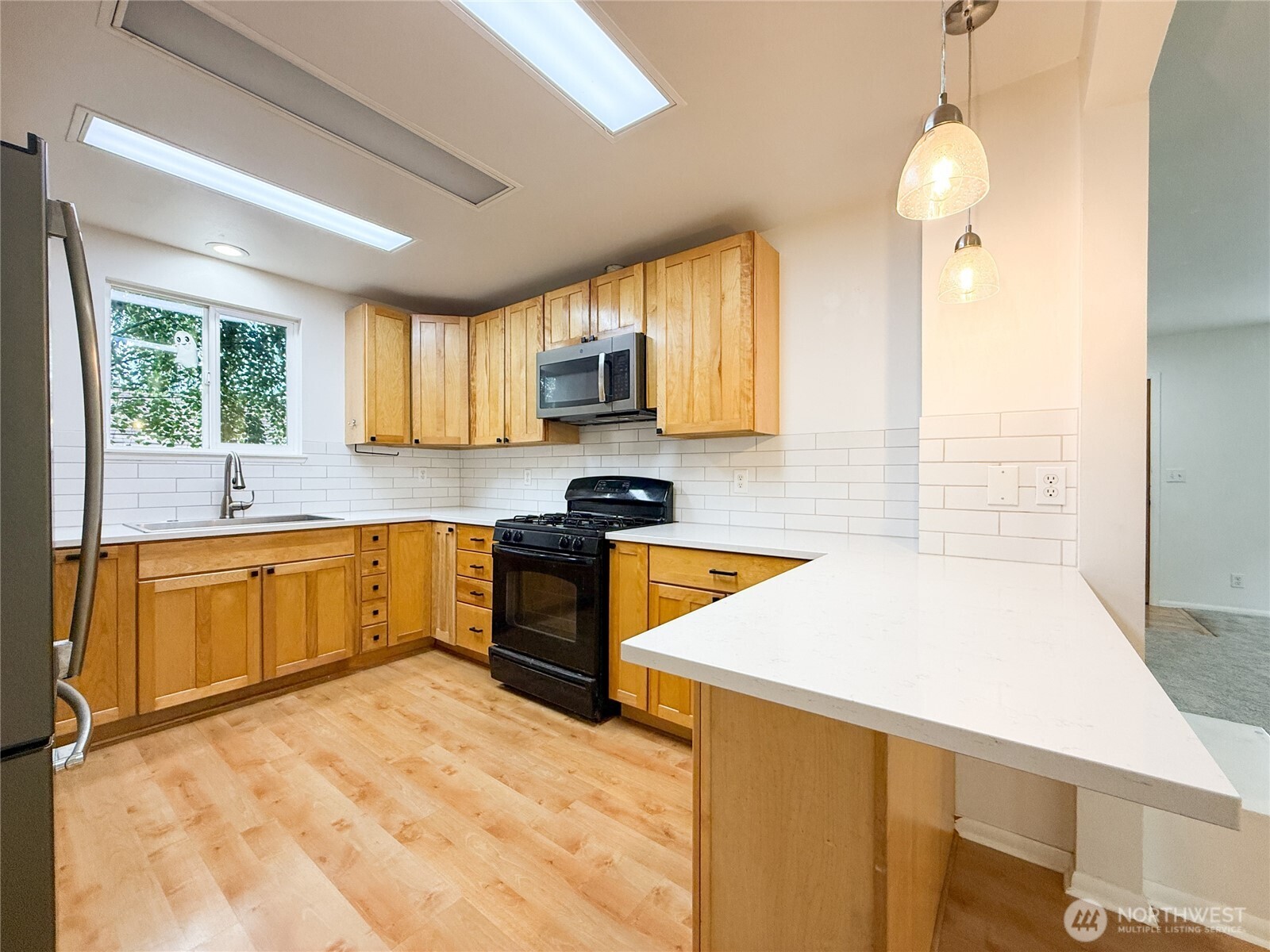 5521 Brooklyn Avenue Property Photo 8