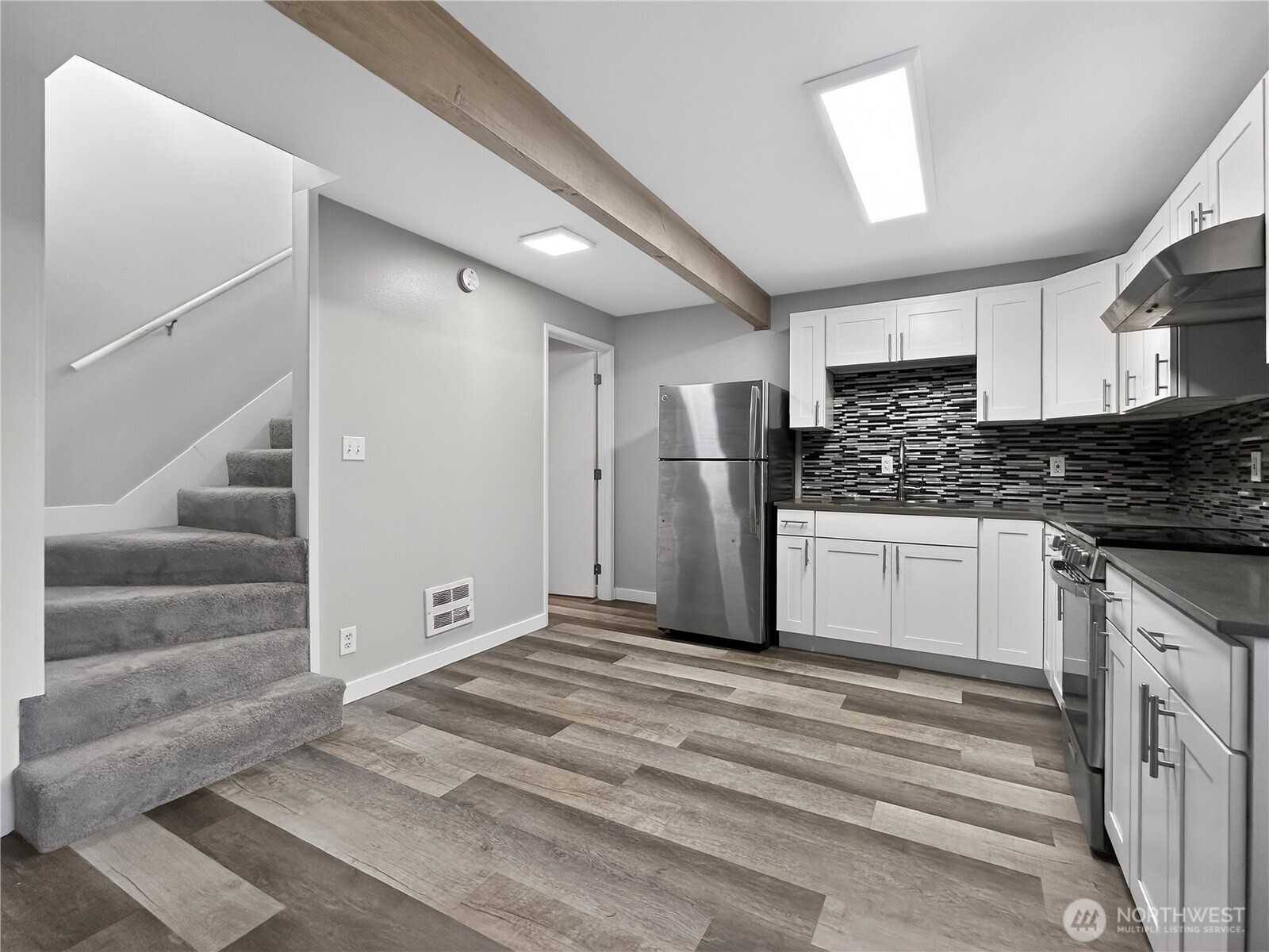 5521 Brooklyn Avenue Property Photo 25
