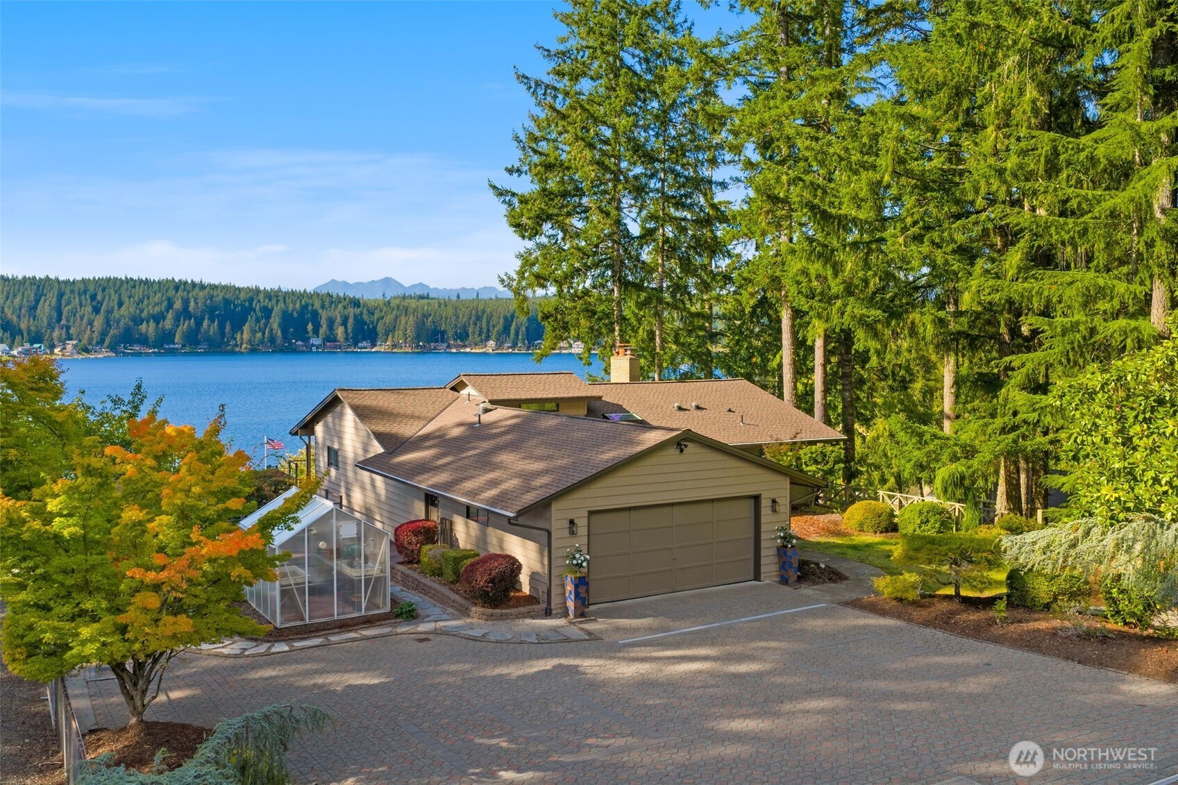 721 E Mason Lake Drive Property Photo 1