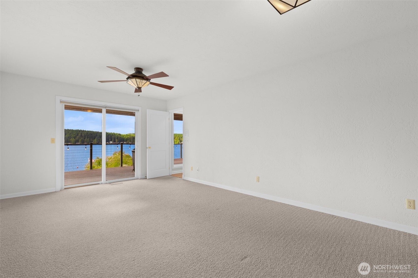 721 E Mason Lake Drive Property Photo 17