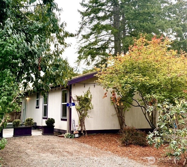 216 Madrona Way Property Photo 1