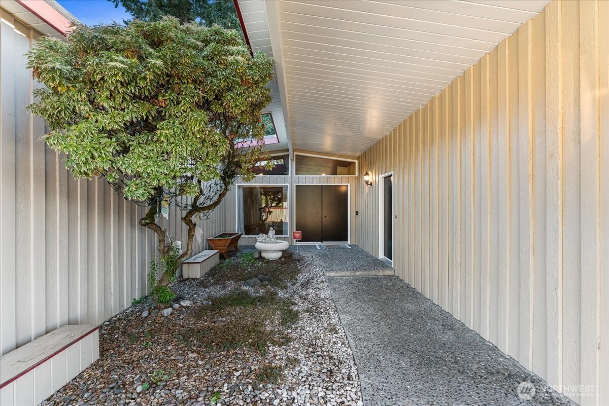 7717 Husky Way Property Photo 4