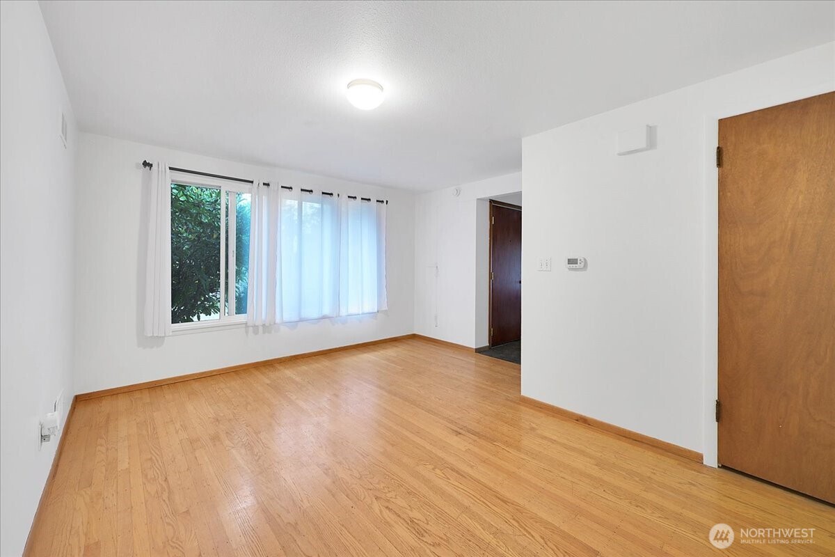 13111 Ashworth Avenue Property Photo 4