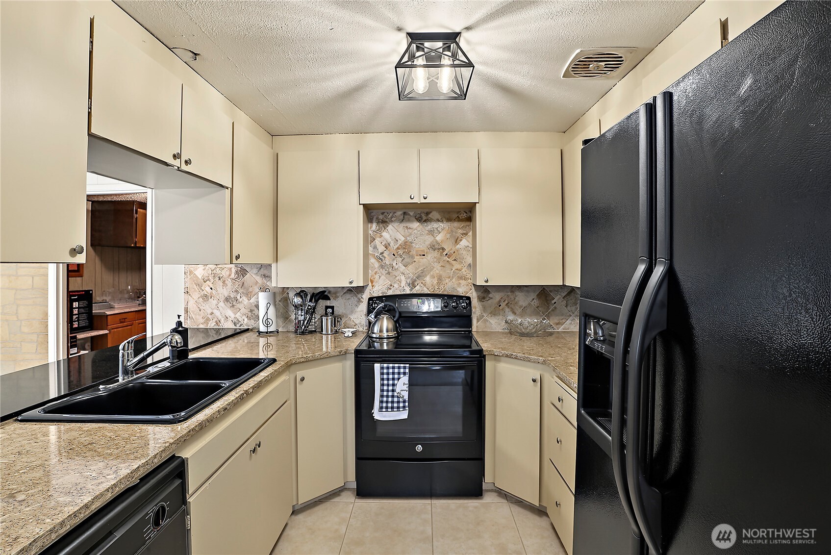 10810 59th Avenue Property Photo 7