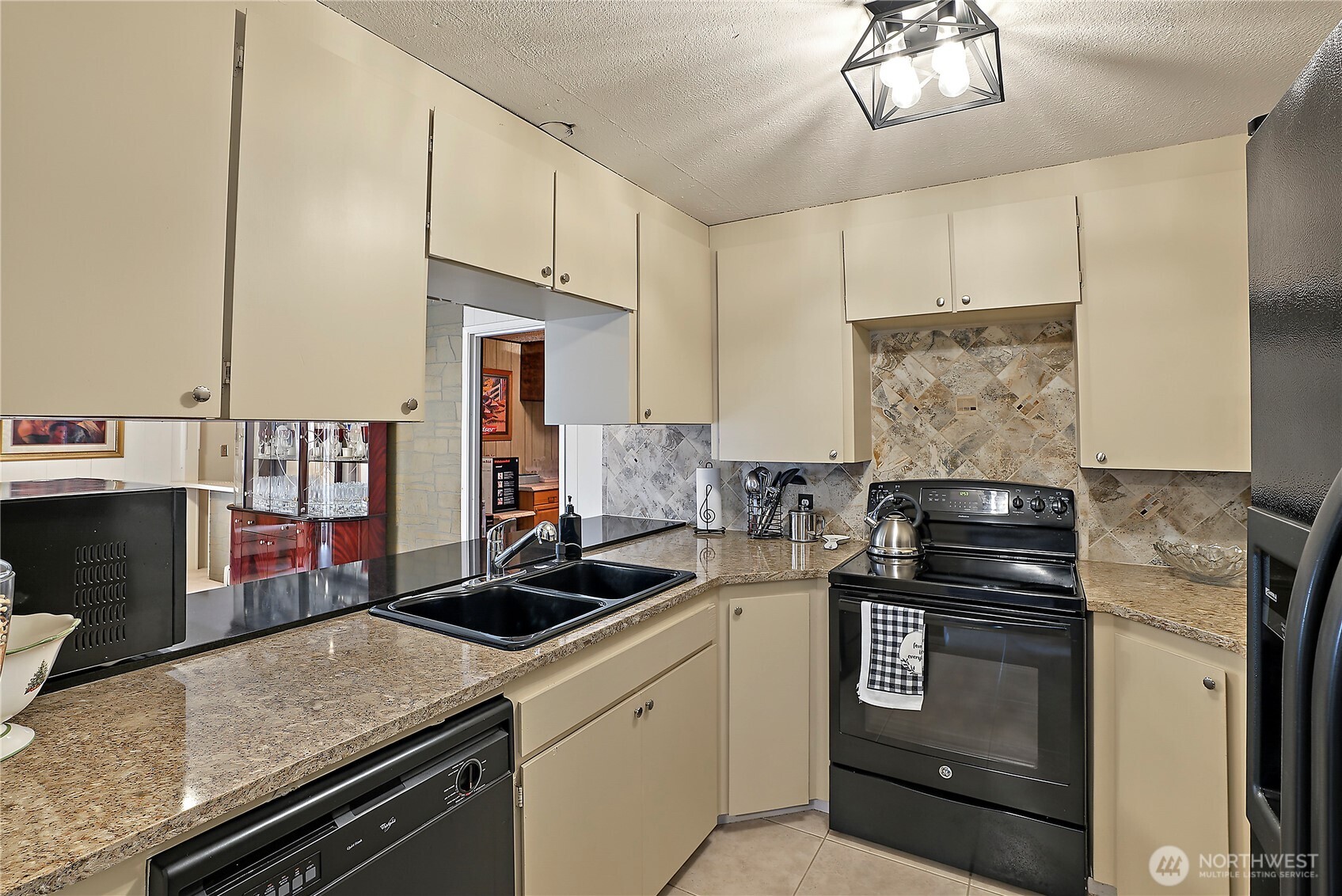 10810 59th Avenue Property Photo 8