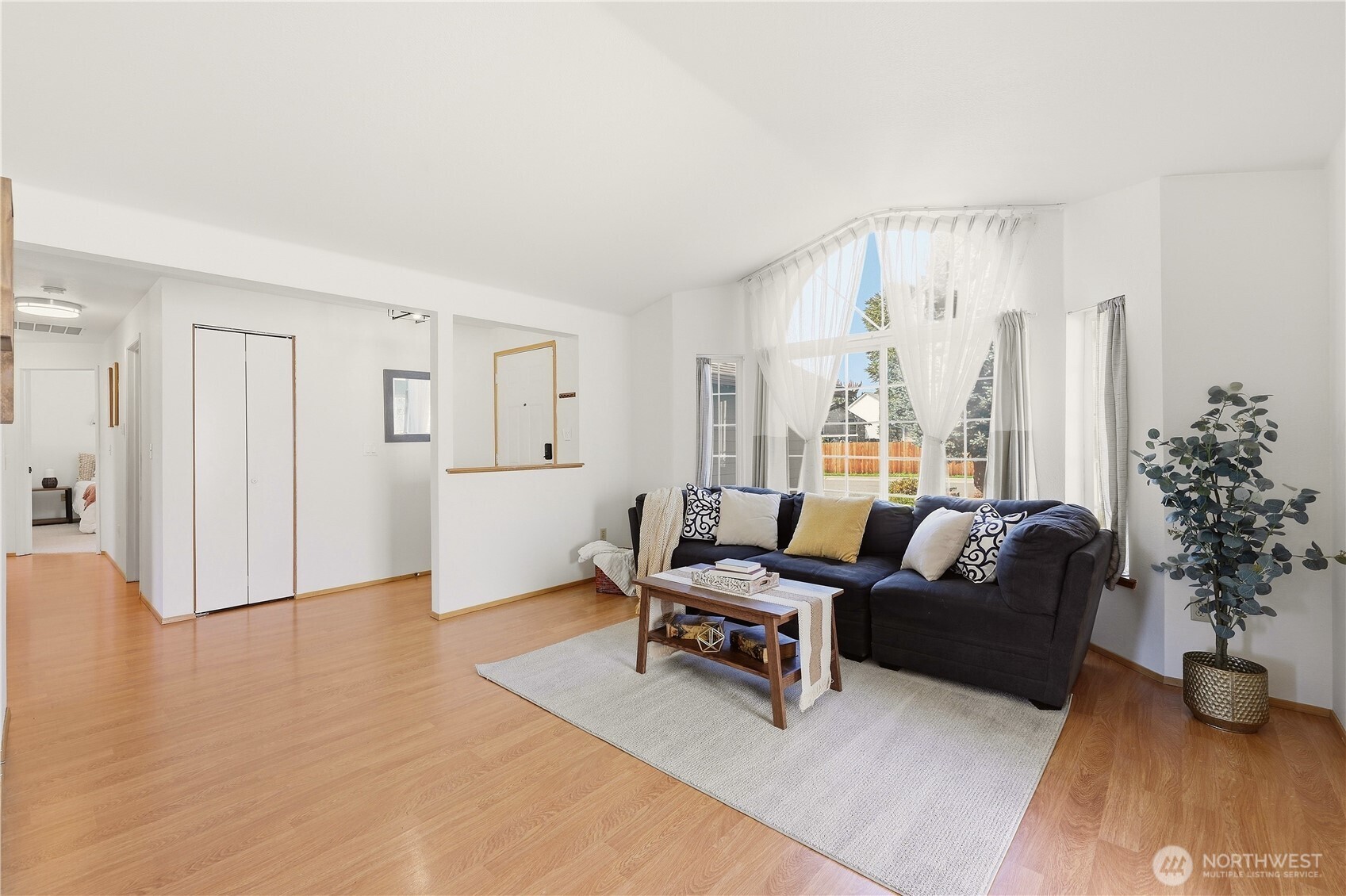 108 Mountain View Street Property Photo 3