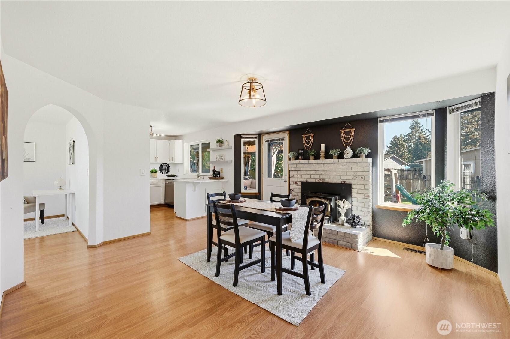 108 Mountain View Street Property Photo 10