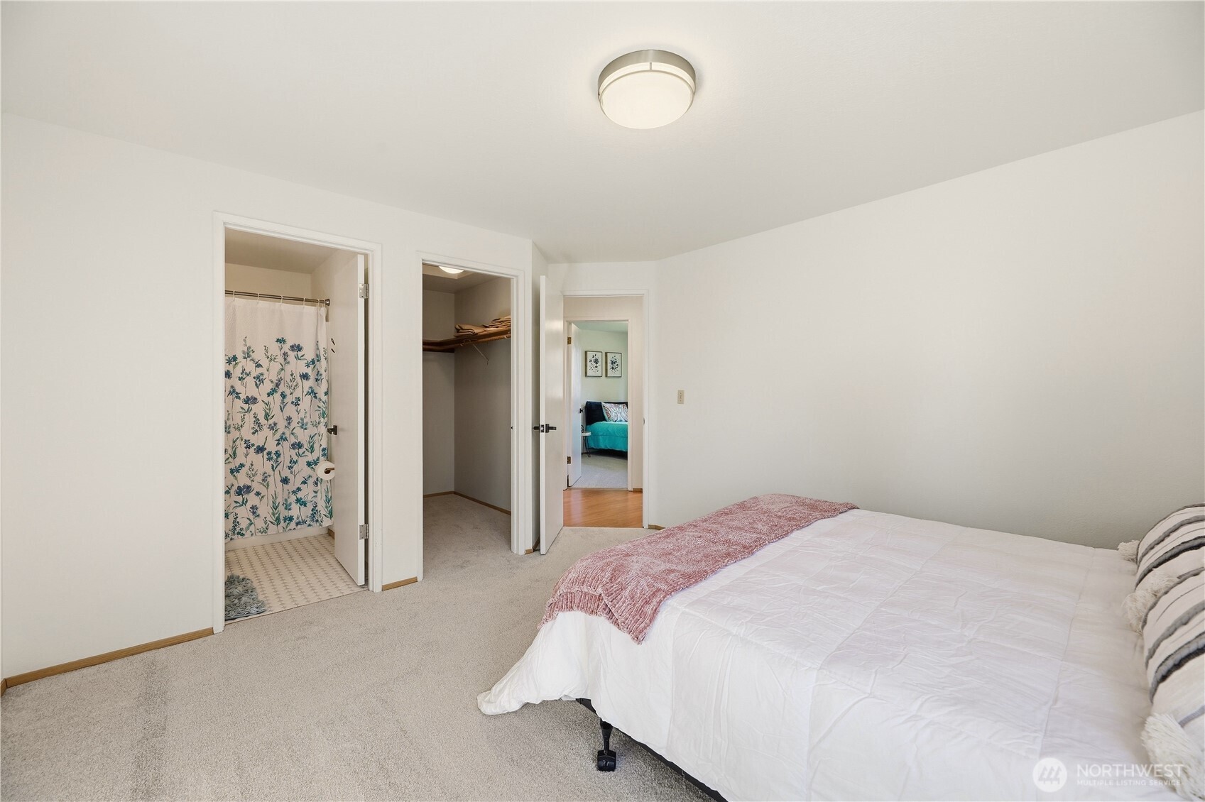 108 Mountain View Street Property Photo 13