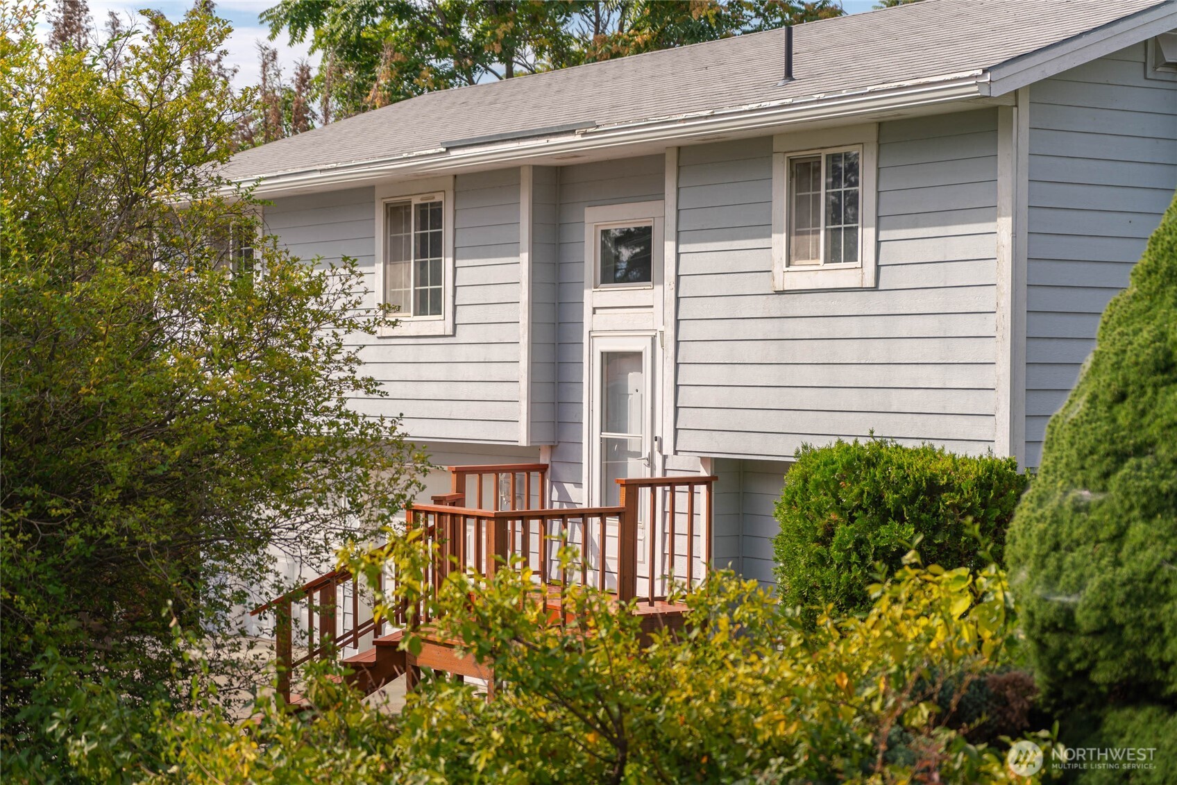 529 Ash Street Property Photo 2