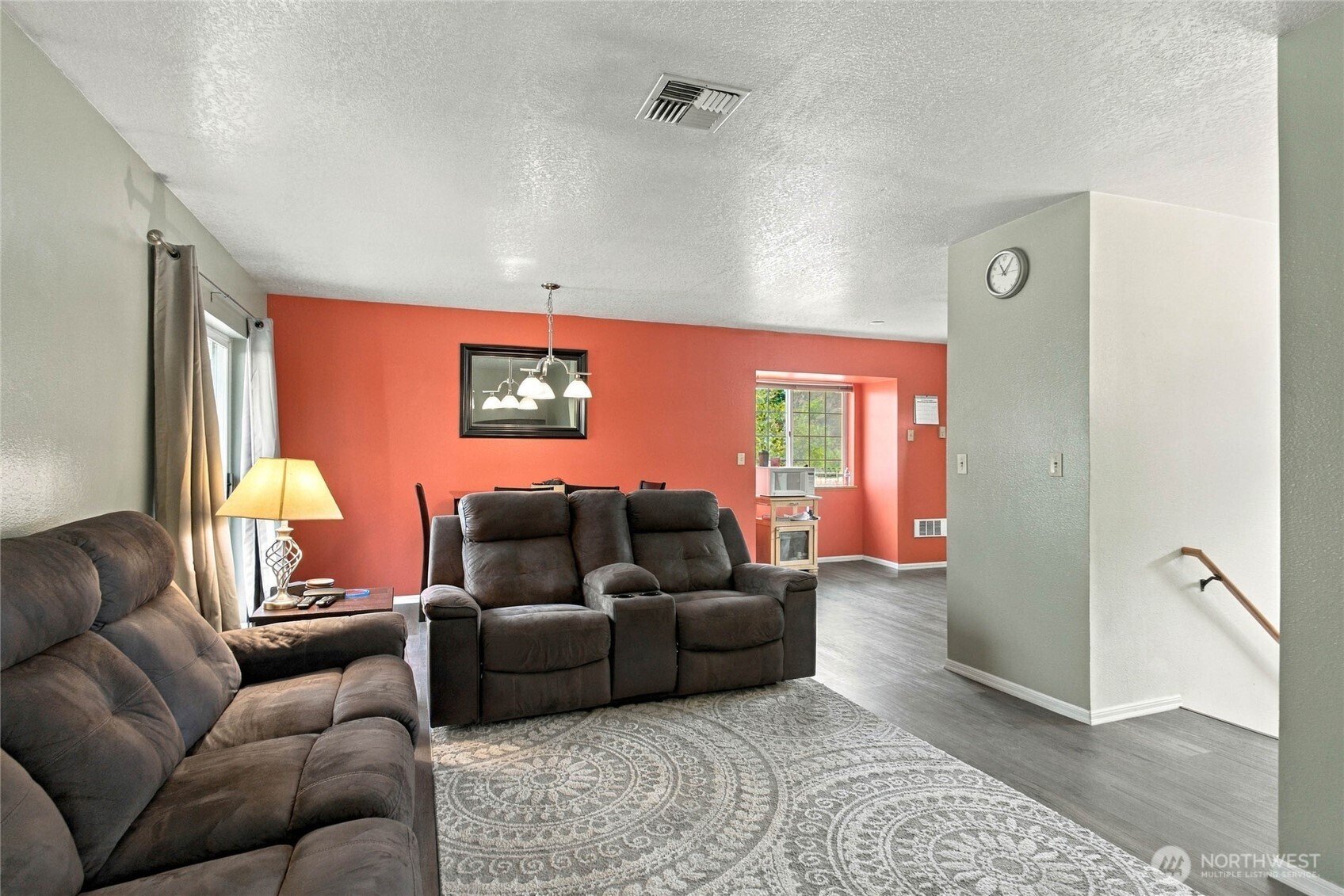 529 Ash Street Property Photo 4