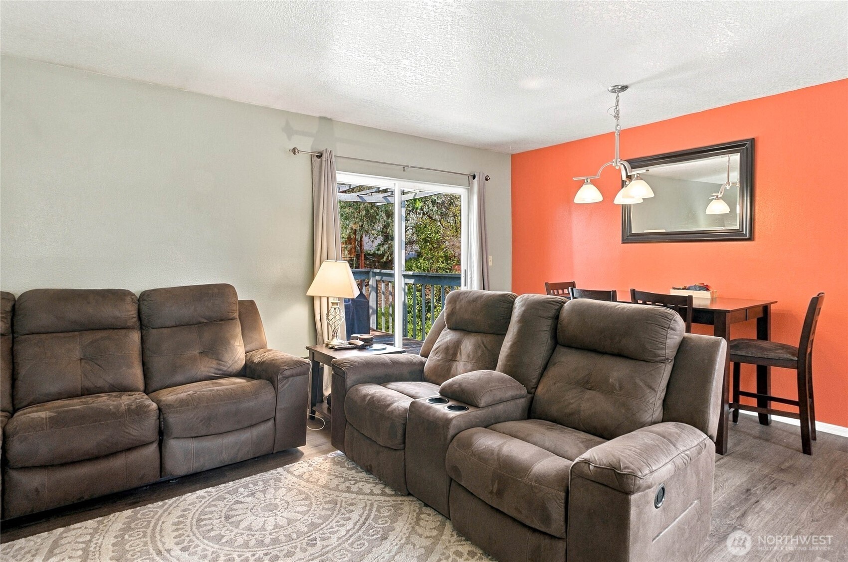 529 Ash Street Property Photo 5