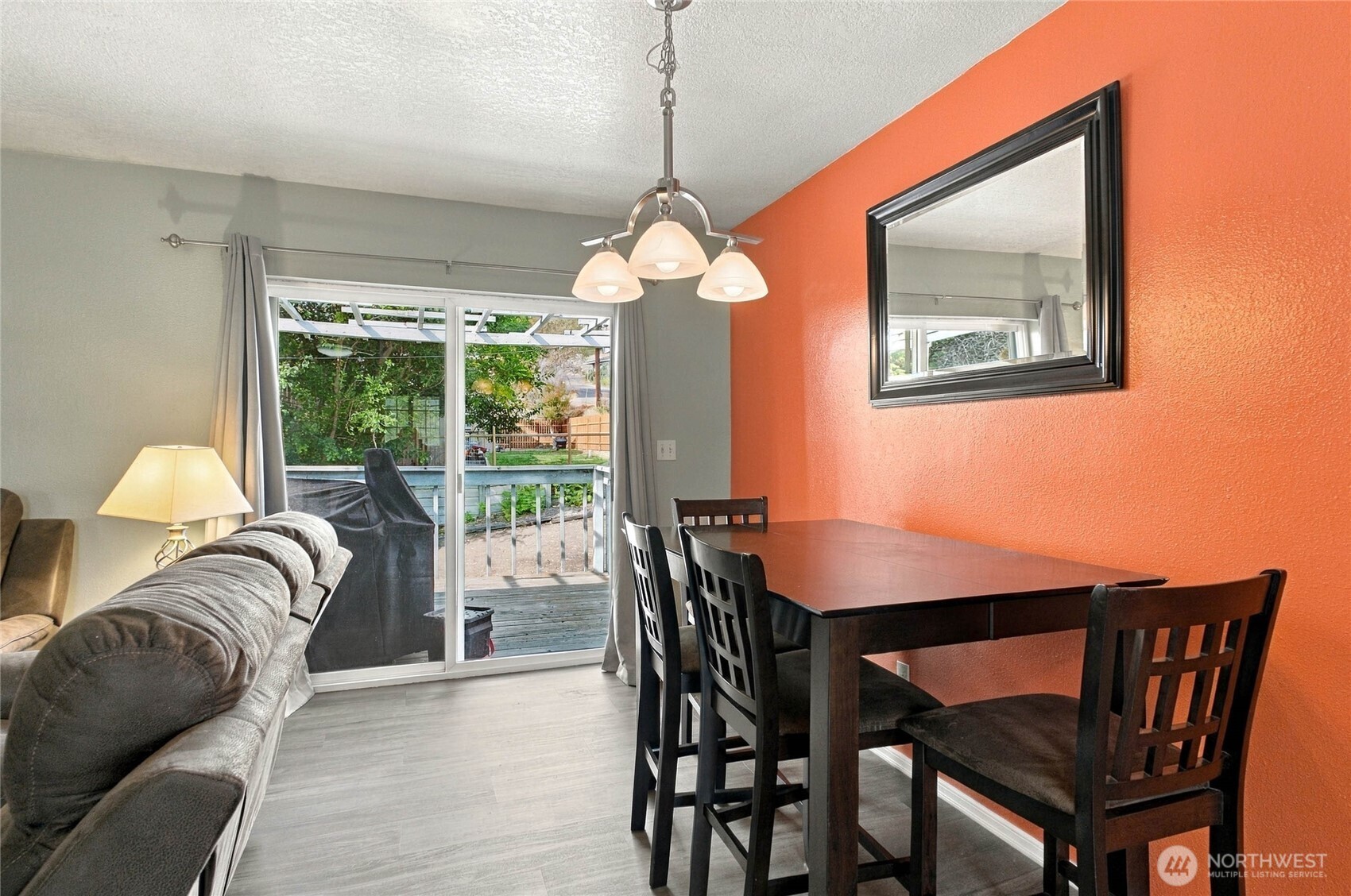 529 Ash Street Property Photo 7