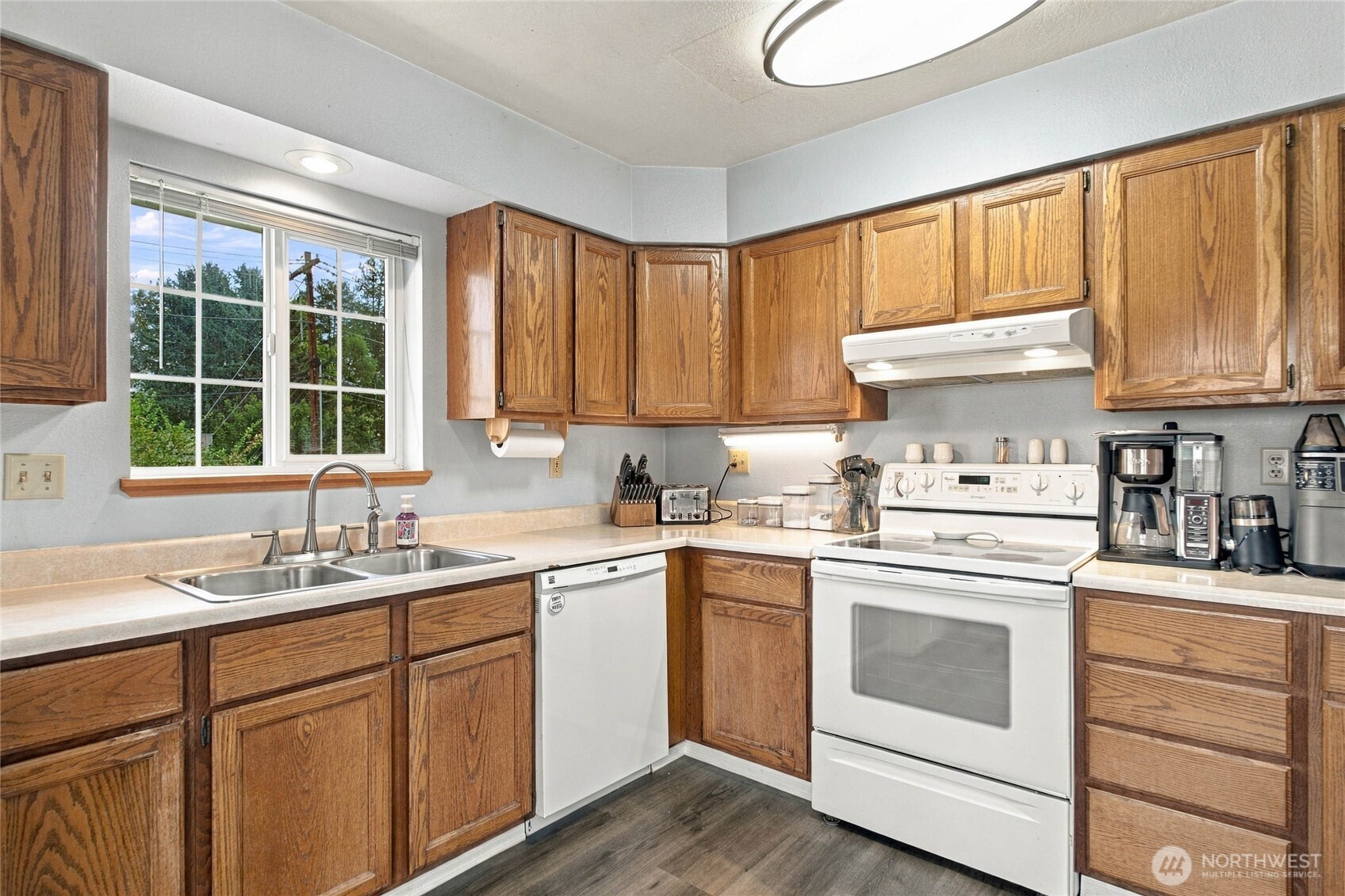 529 Ash Street Property Photo 10