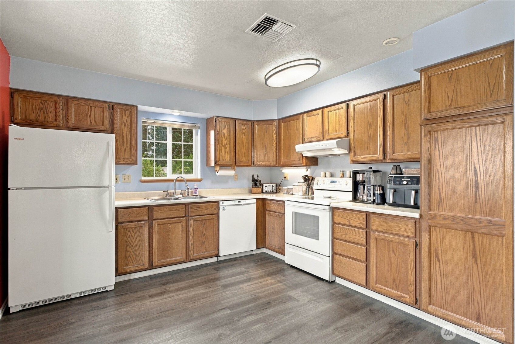 529 Ash Street Property Photo 12