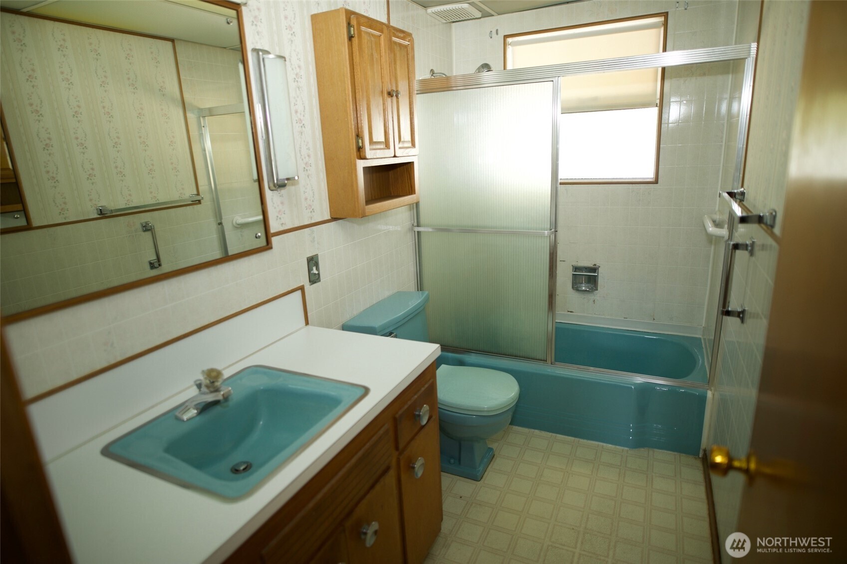 16333 Densmore Avenue Property Photo 15