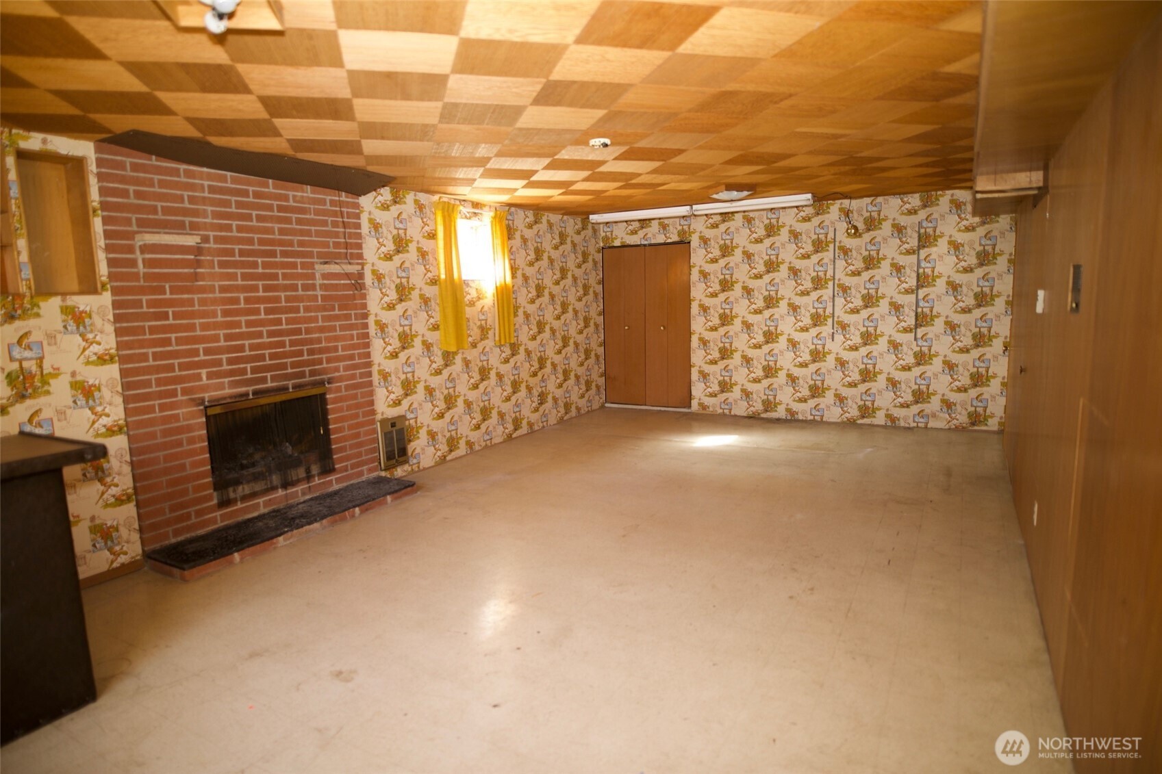 16333 Densmore Avenue Property Photo 17