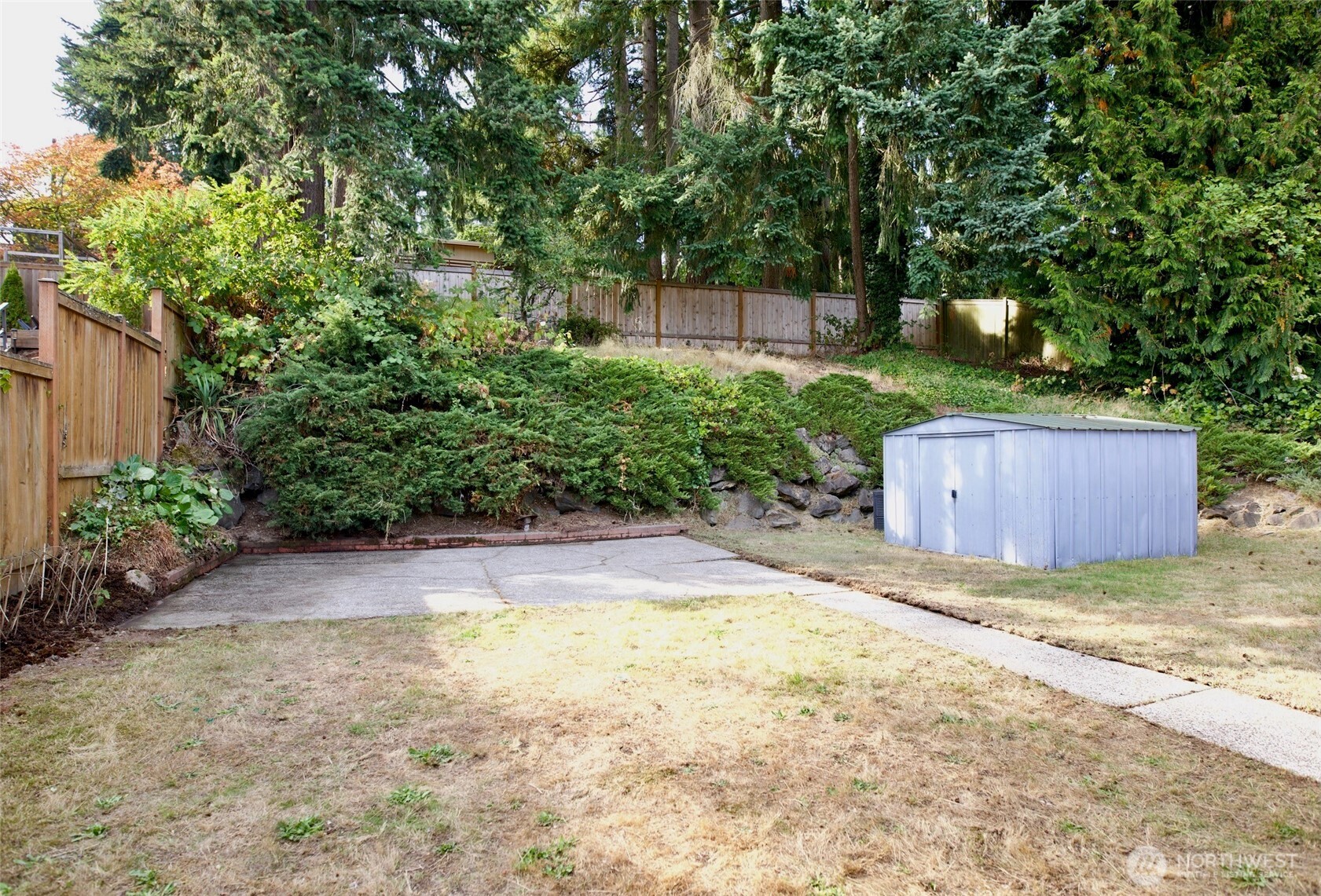 16333 Densmore Avenue Property Photo 18