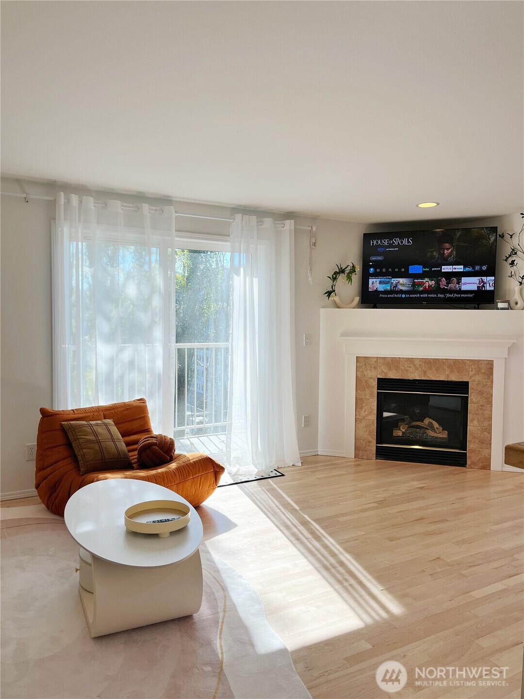 1621 S Weller Street B Property Photo 6