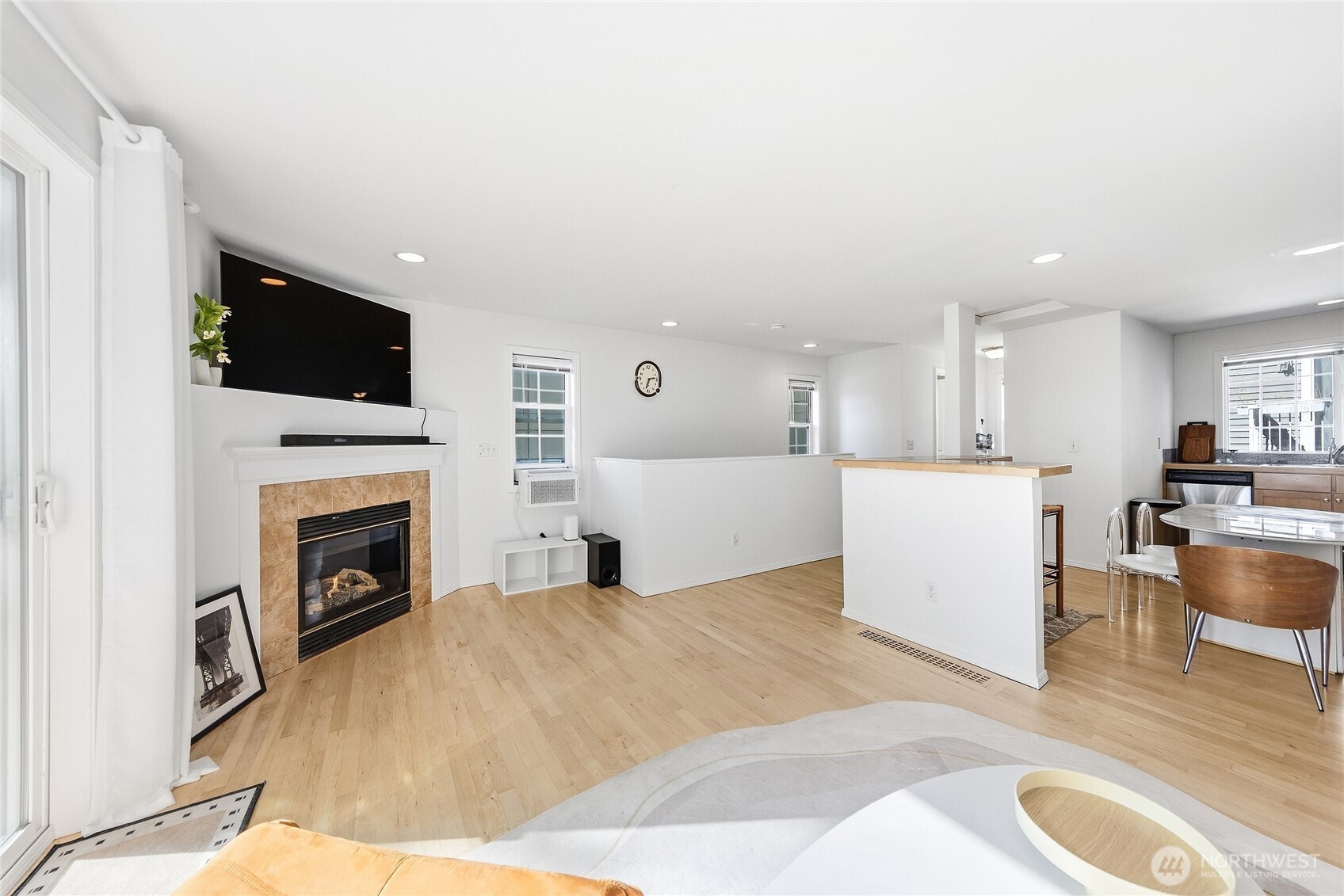 1621 S Weller Street B Property Photo 8