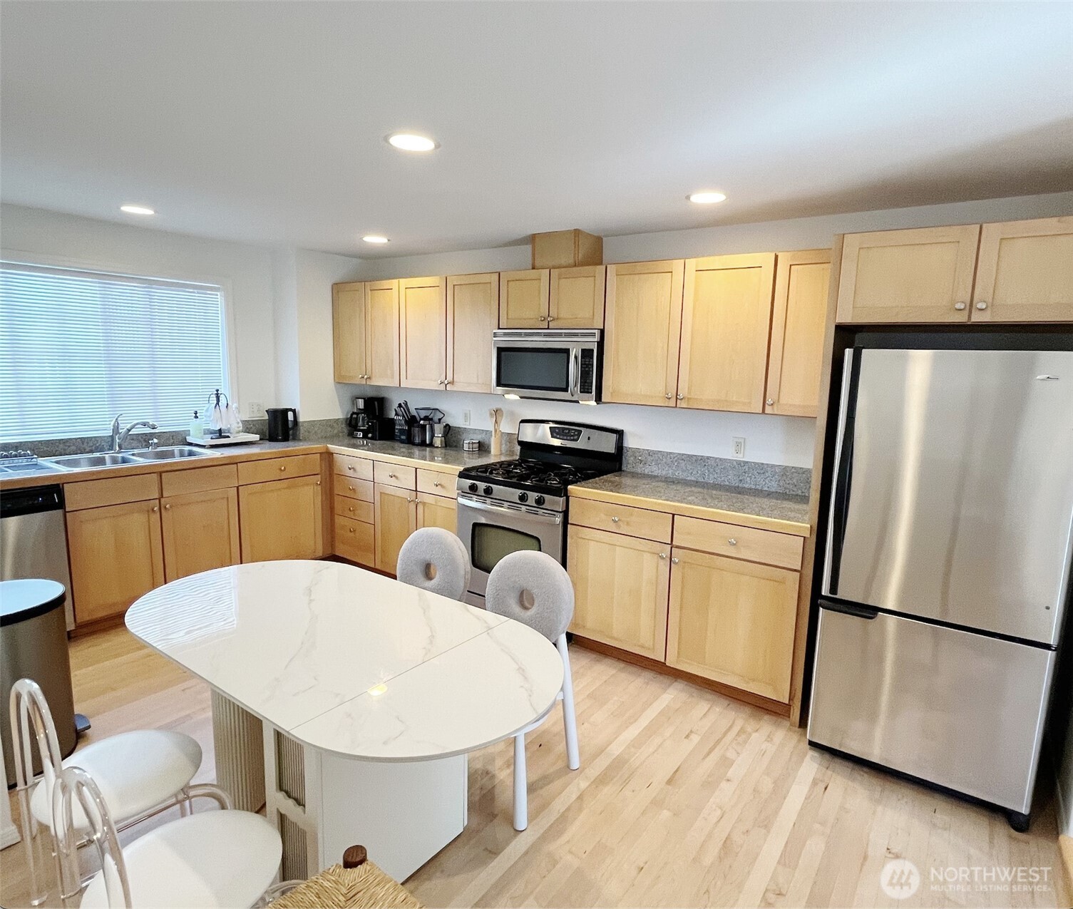 1621 S Weller Street B Property Photo 10