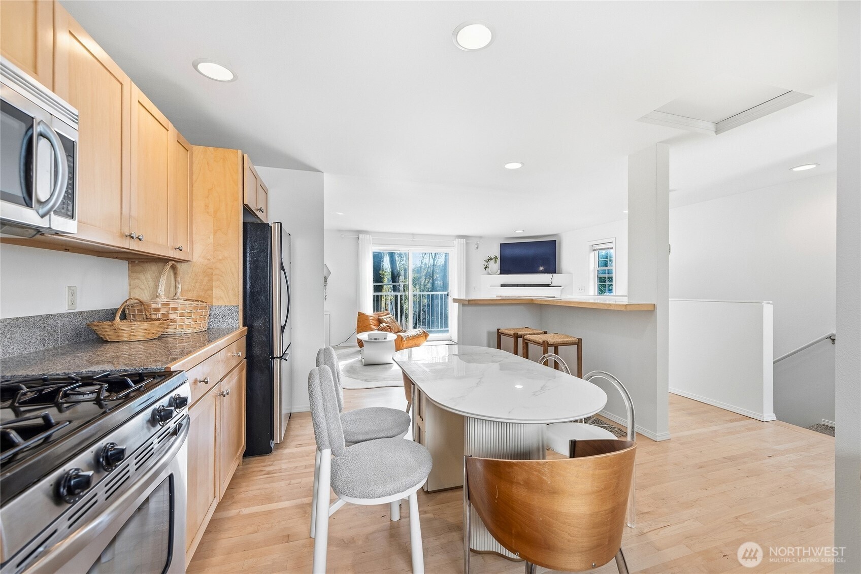 1621 S Weller Street B Property Photo 11