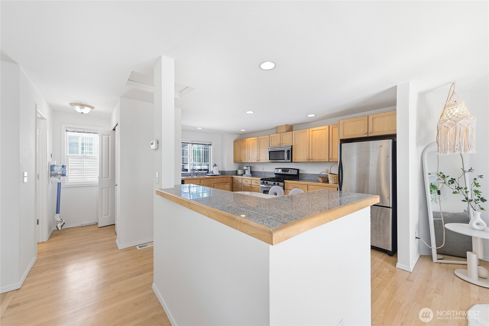 1621 S Weller Street B Property Photo 13