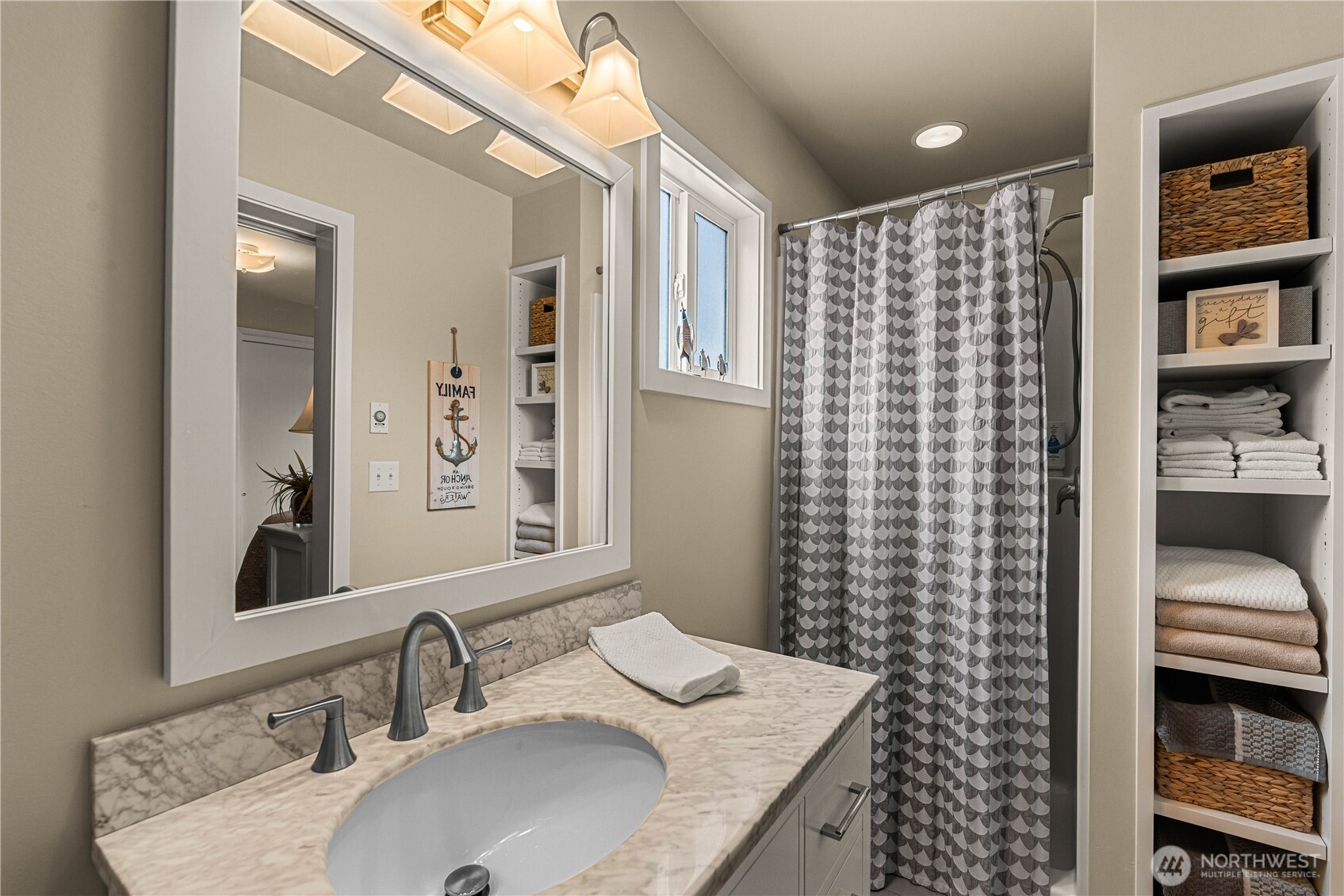 122 E Allen Avenue Property Photo 15