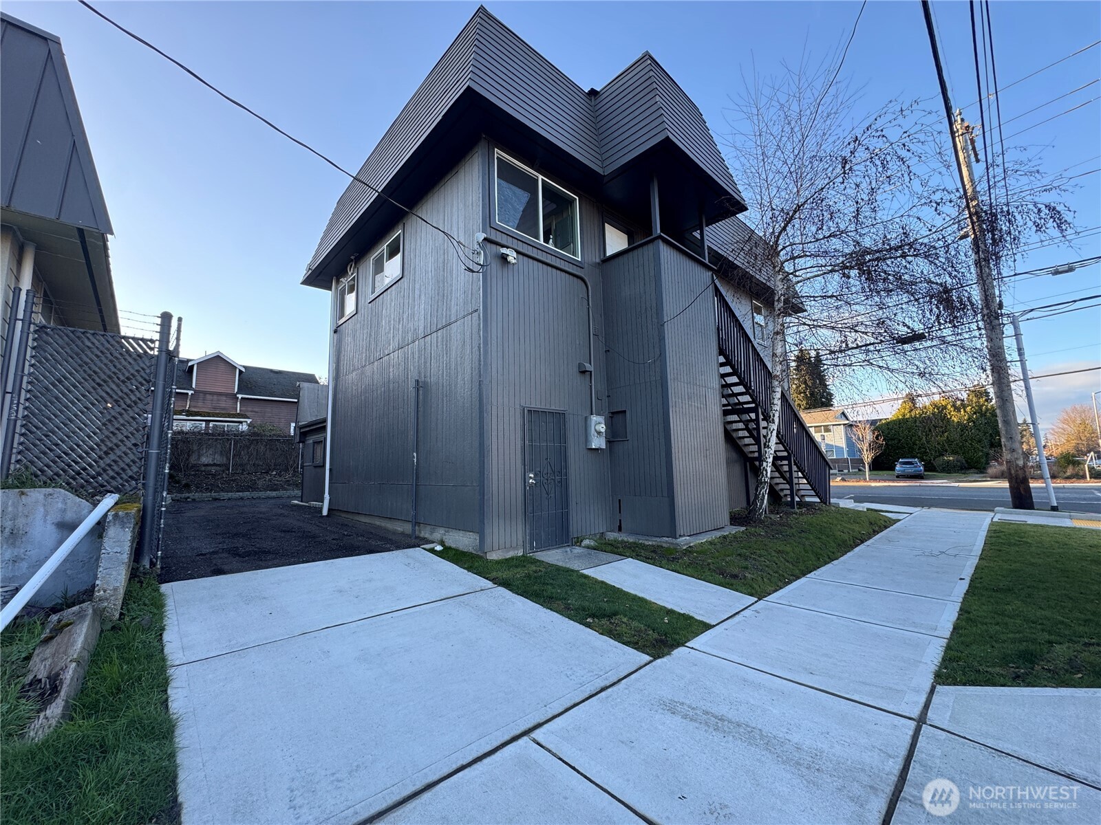 2102 S 12th Street Property Photo 2