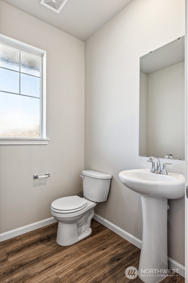 9420 Chief Leschi Street 24 Property Photo 6