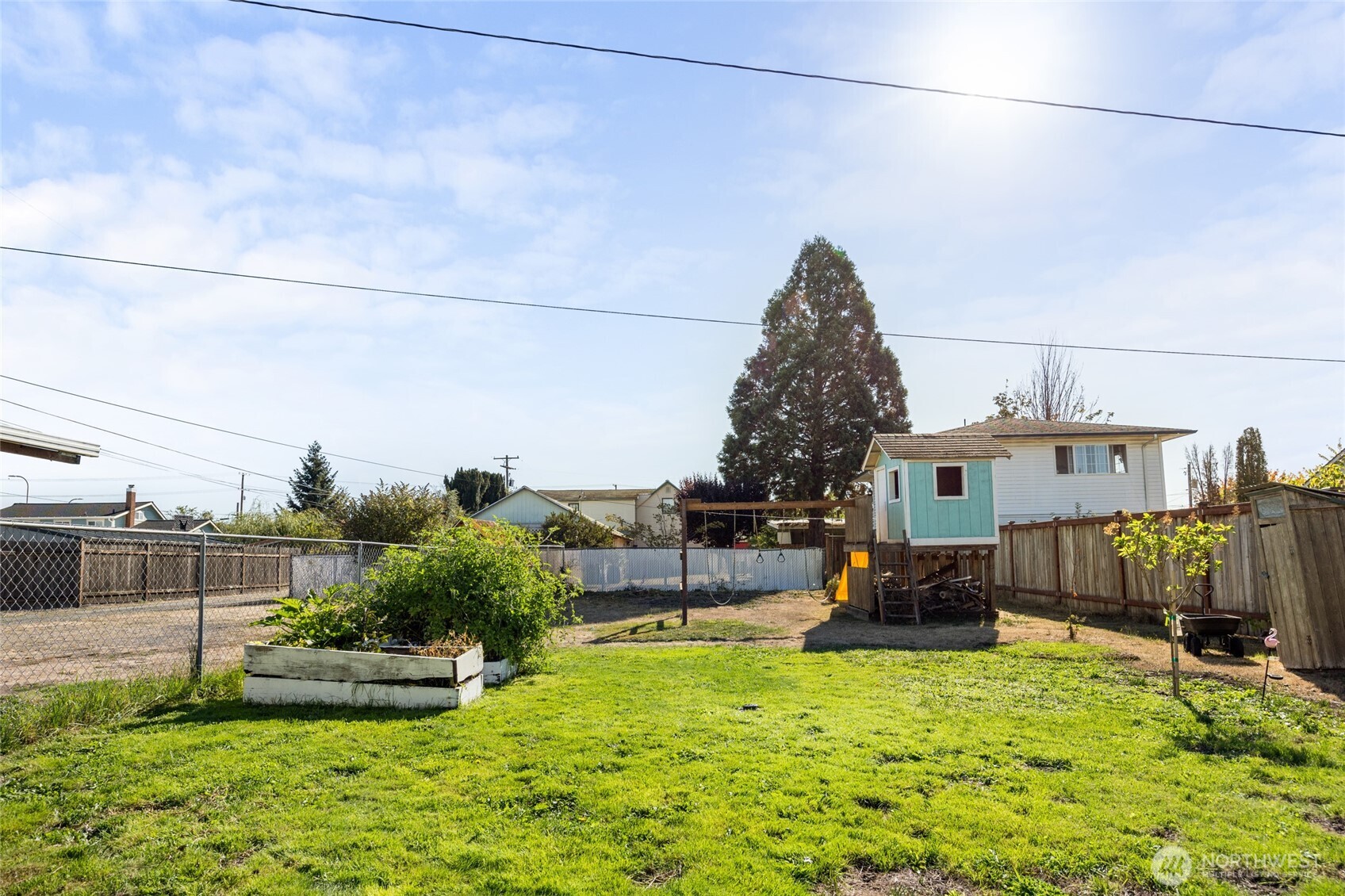 210 S Yew Street Property Photo 21
