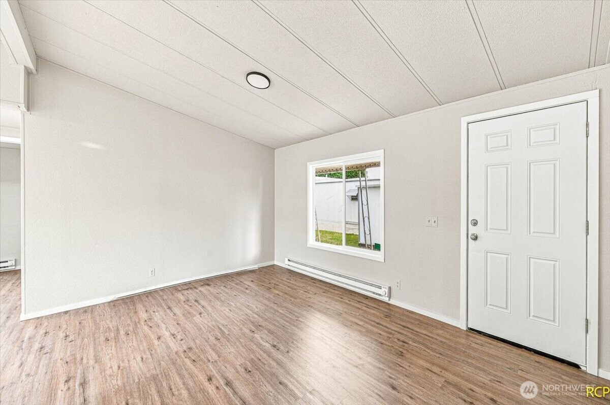 1635 West Side Highway 6 Property Photo 9