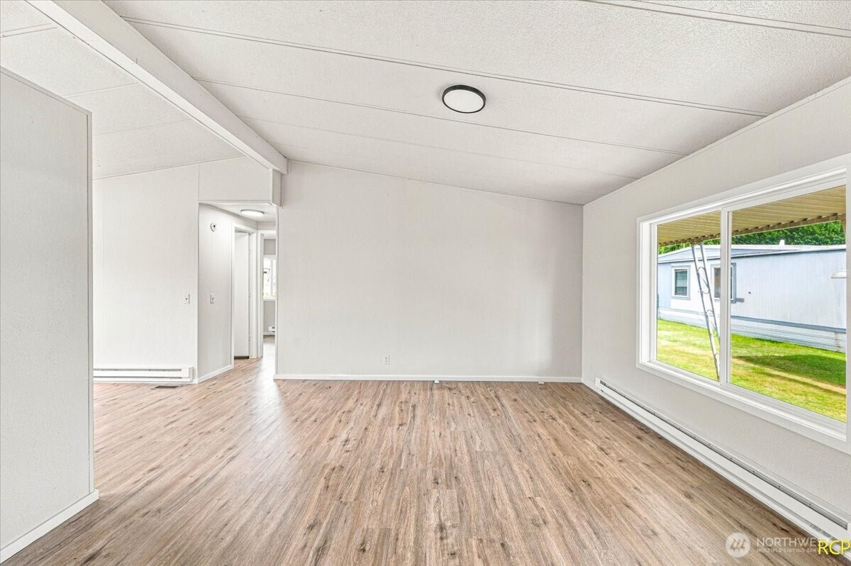 1635 West Side Highway 6 Property Photo 12