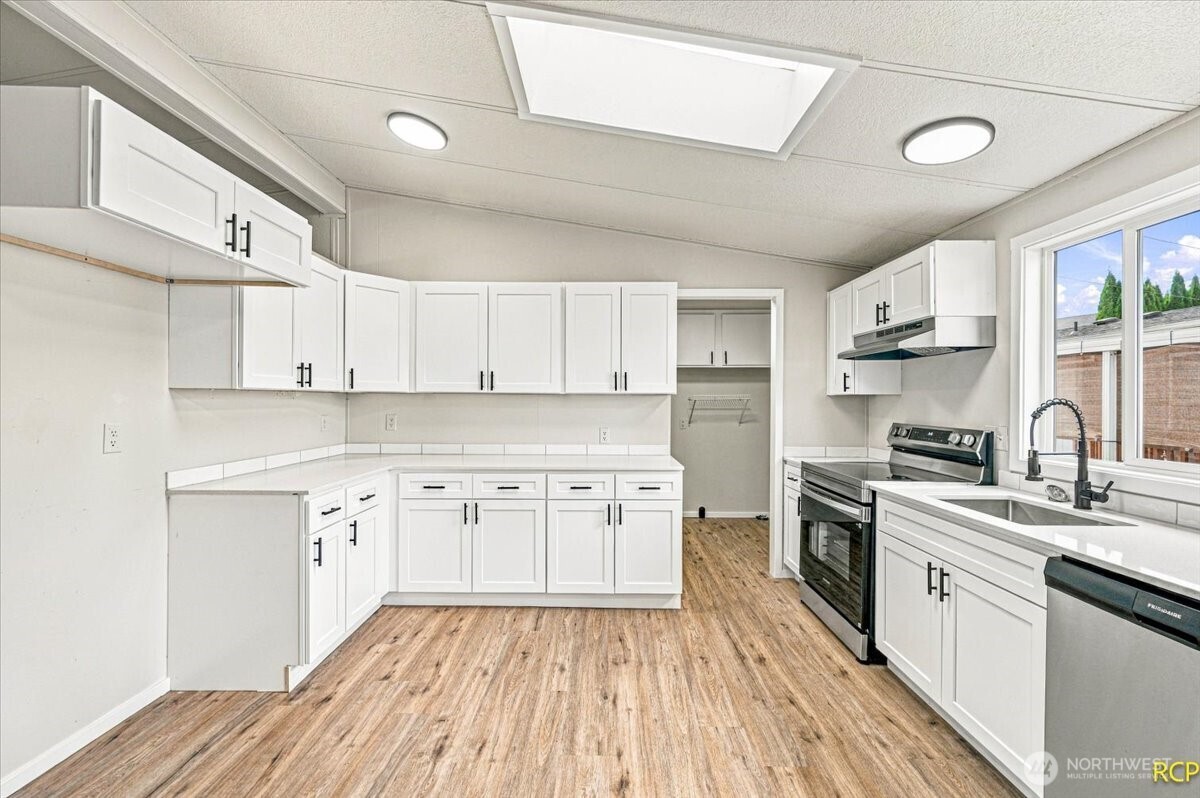 1635 West Side Highway 6 Property Photo 16