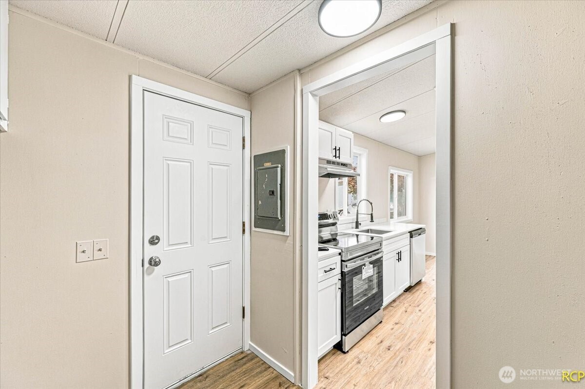 1635 West Side Highway 6 Property Photo 21