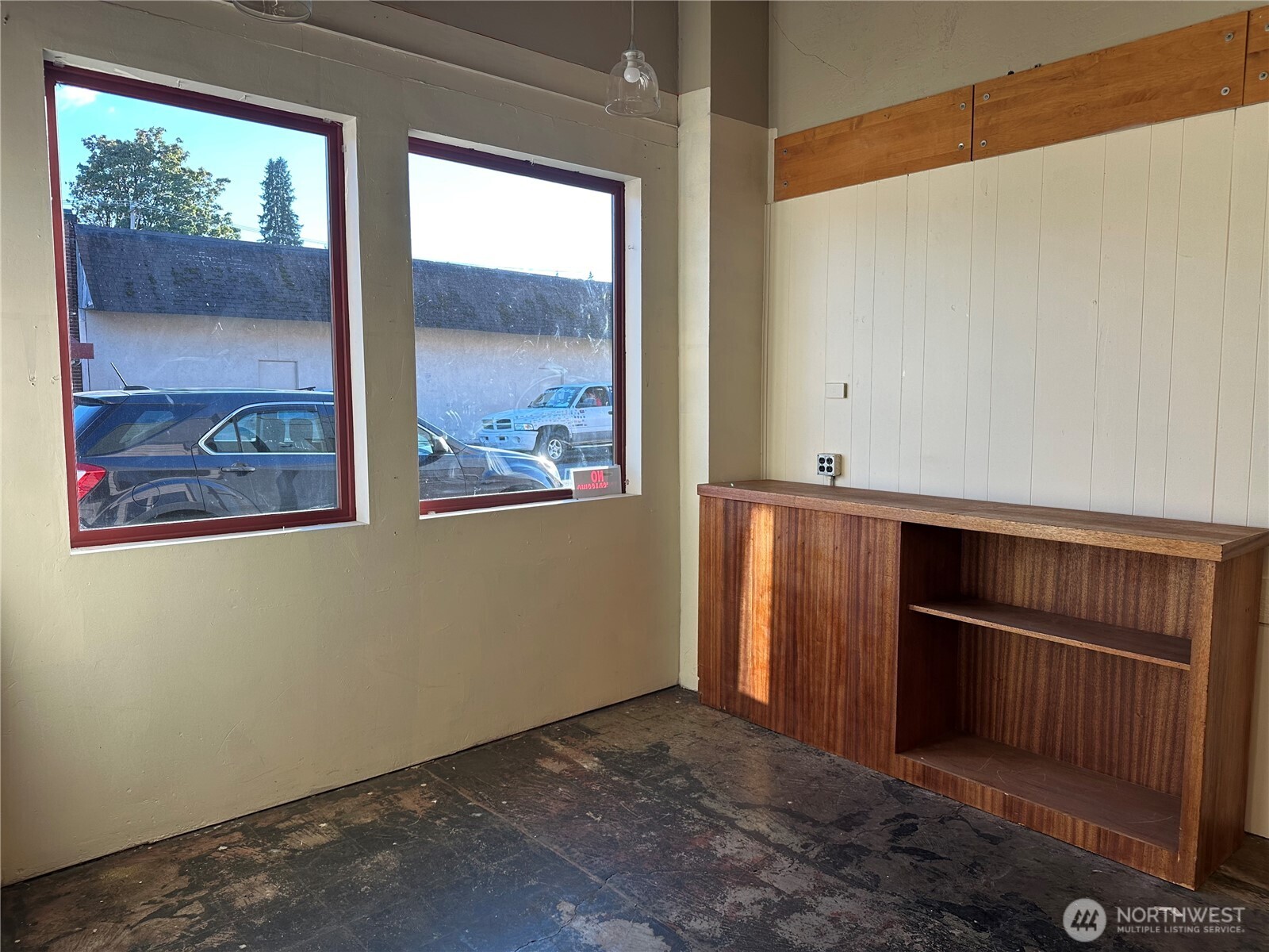 114 W Cota Street Property Photo 5