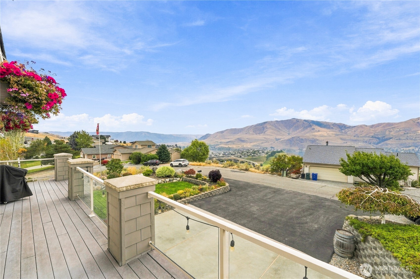 200 Crescent Street Property Photo 4