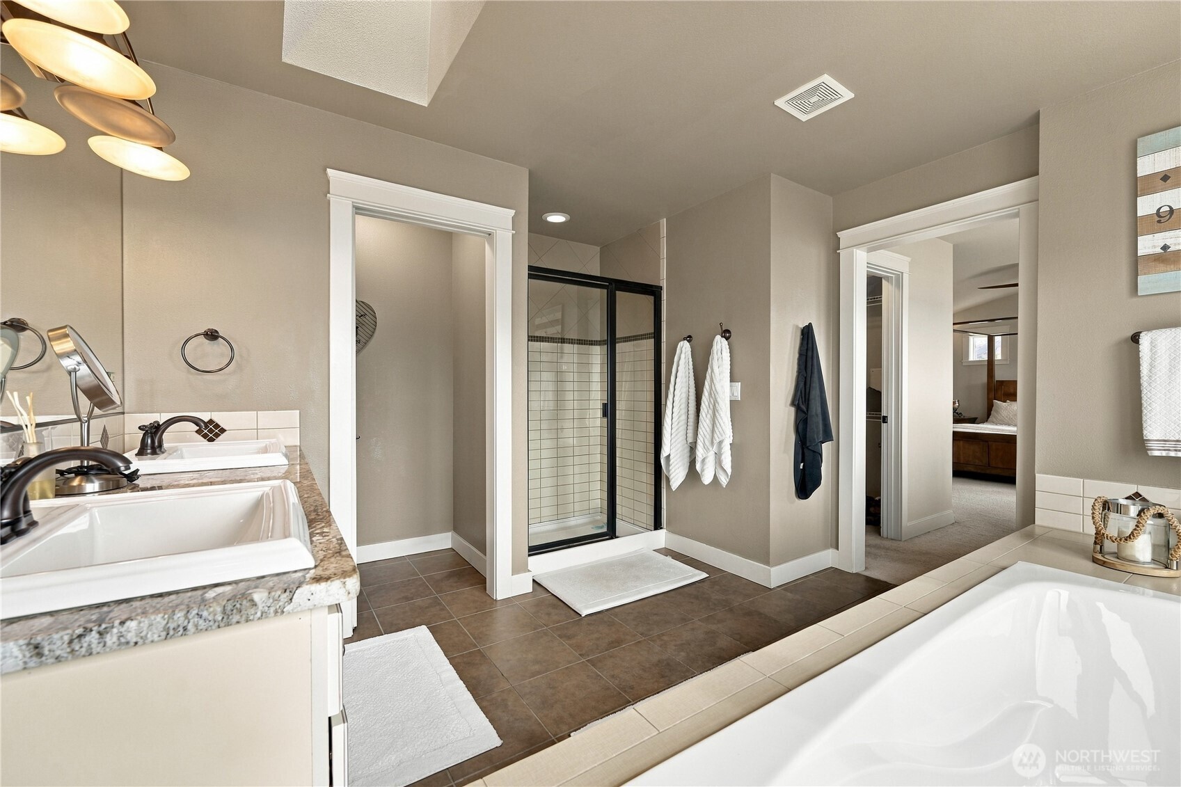 200 Crescent Street Property Photo 12