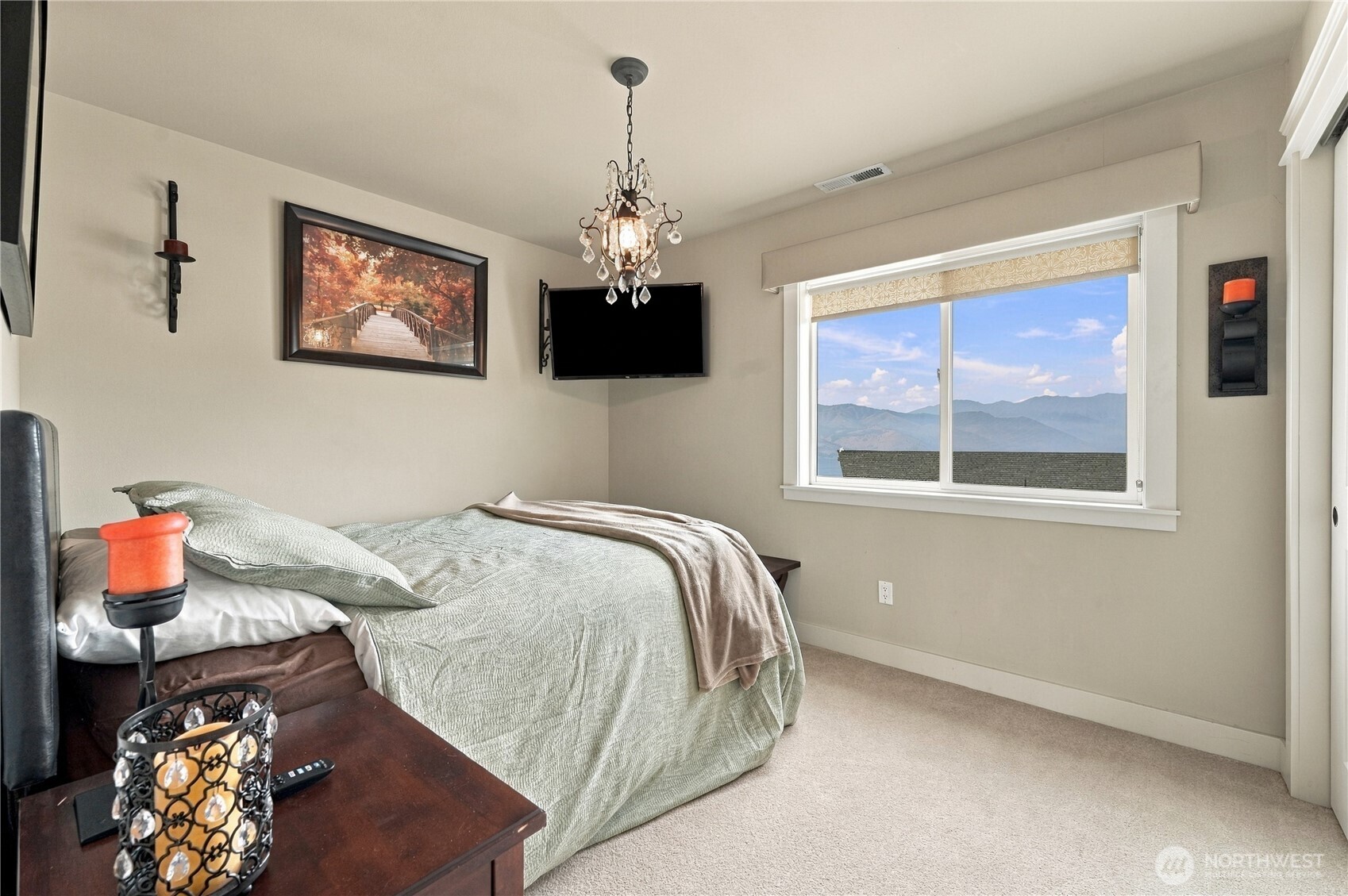 200 Crescent Street Property Photo 16
