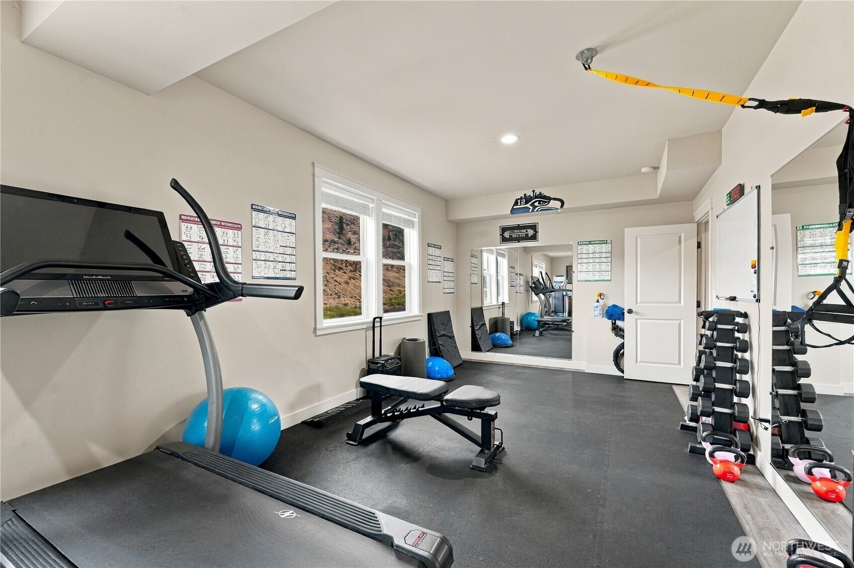200 Crescent Street Property Photo 17